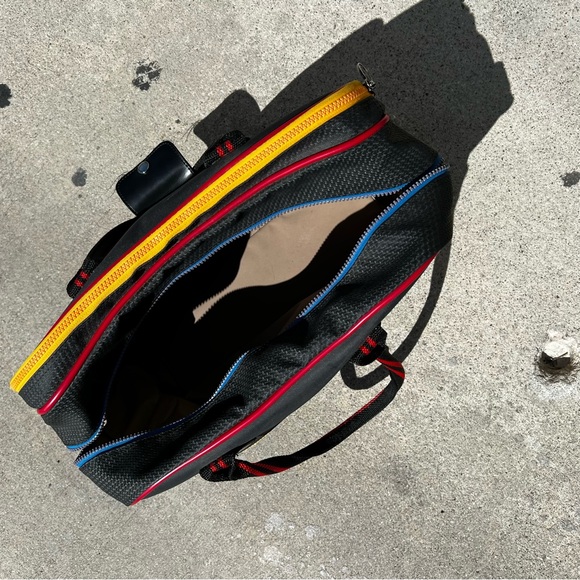 Ricardo Beverly Hills Carry On Overnight Zippered Duffle Bag Black / Multi Color - Picture 12 of 13